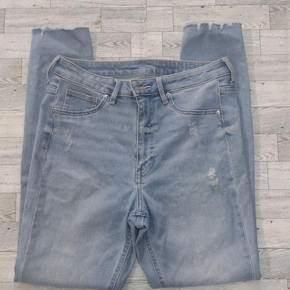 H&M women's blue jeans
